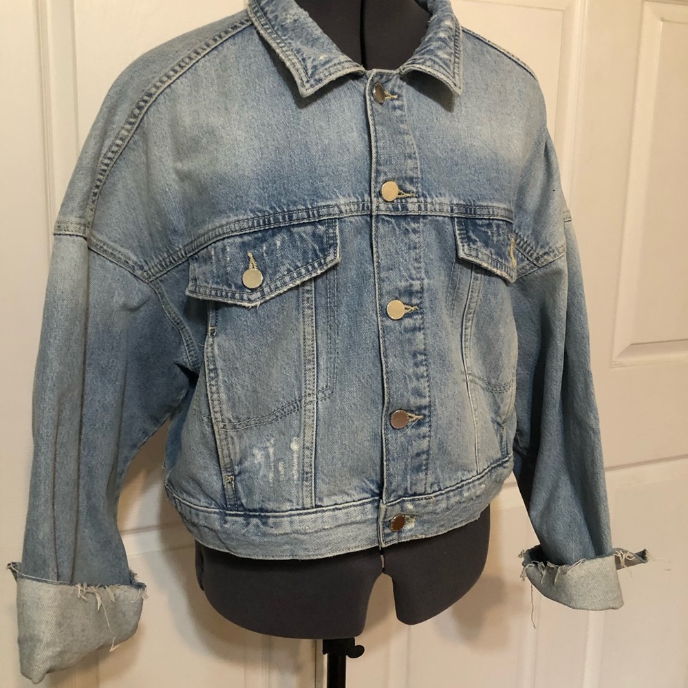 H&M “& Denim” women’s cropped denim jacket